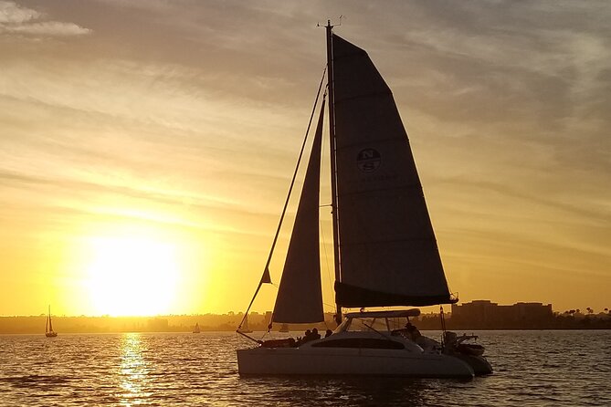 2.5-Hour Small-Group Catamaran Sunset Sail with Drinks - Key points at a glance