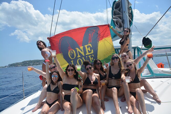 2.5hr Private Catamaran Cruise with Snorkeling, Bar, Food - What the 2.5-hour schedule gives you