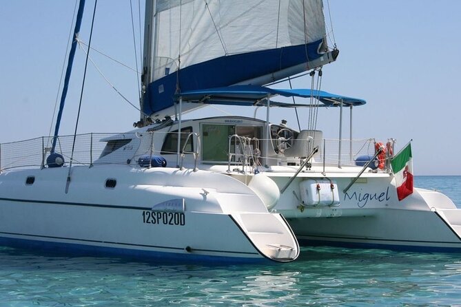 2-Catamaran tour from Cannigione to the Maddalena Archipelago - Pink Beach is famous because it must be left alone