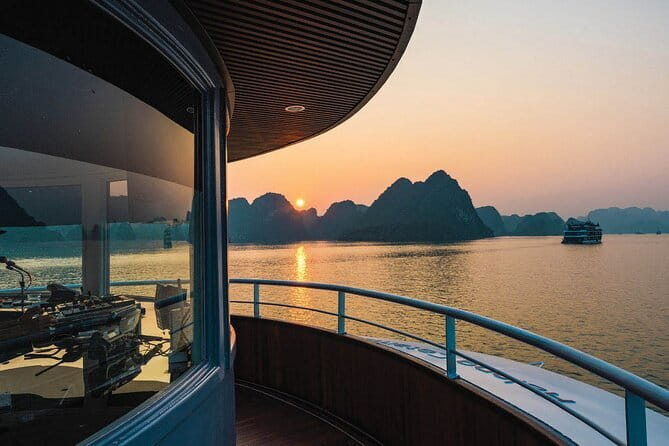 2 Days 1 Night The Catba Catamaran Paradise Cave Tour - Lan Ha Bay gives the first day its wow factor