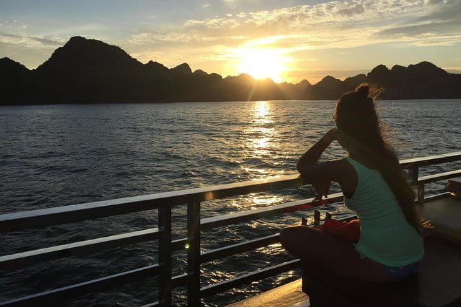 2 Days 1 Night The Catba Catamaran Paradise Cave Tour - Paradise Cave makes the evening unusual