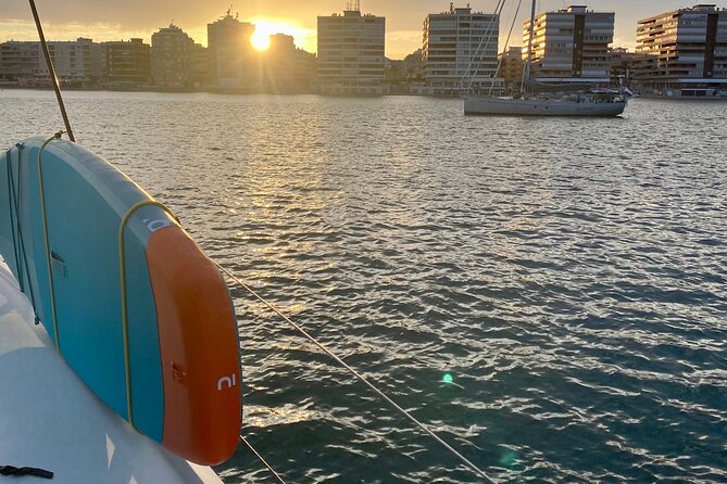 2 hour Catamaran Boat Tour - A small catamaran with room to breathe