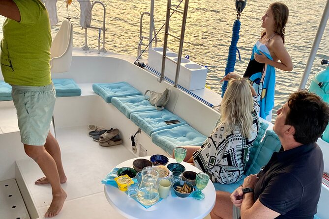 2 hour Catamaran Boat Tour - Sunset sailing and the best time to go