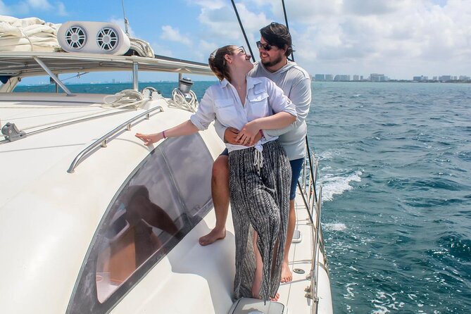 2 in 1 Catamaran to Isla Mujeres Tour from Cancun with Open Bar - Comfort, safety, and group size
