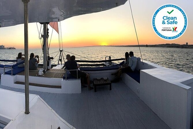 2H Private Sailing Catamaran "Vertigo" Tour in Lisbon up to 18pax - Leaving from Doca do Bom Sucesso