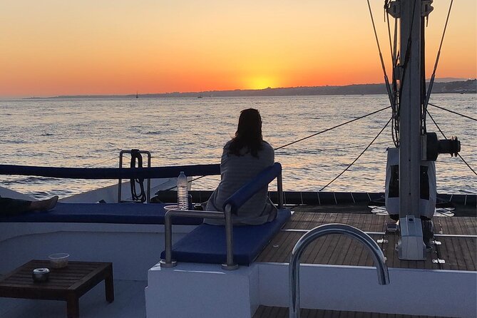 2H Private Sailing Catamaran "Vertigo" Tour in Lisbon up to 18pax - What comes with the €718.96 group price
