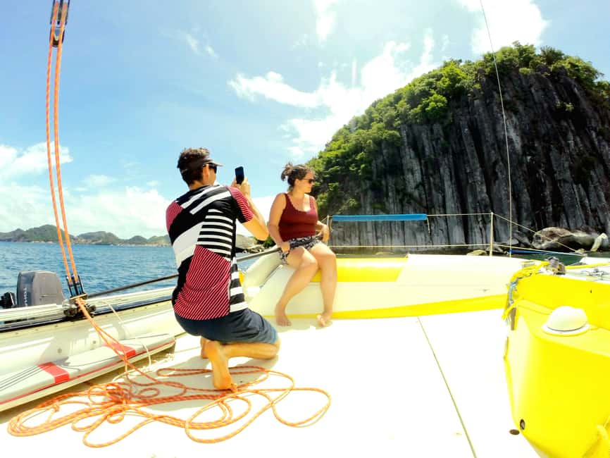 2h Sailing catamaran in La Baie des Saintes - Learning to sail, or simply letting the boat carry you