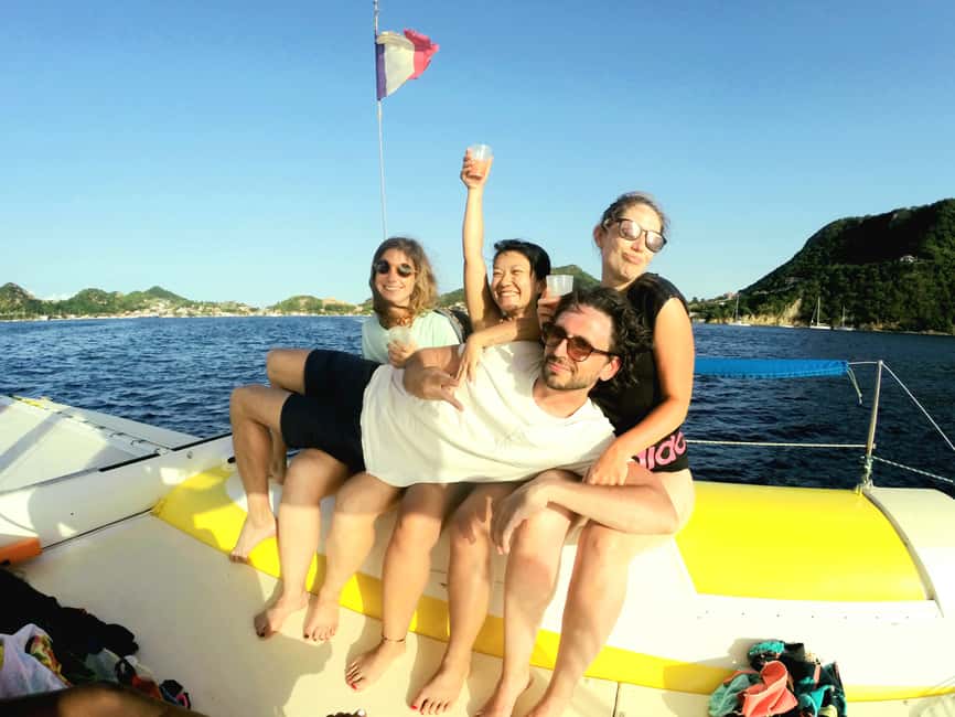 2h Sailing catamaran in La Baie des Saintes - The best fit for families and first-time sailors
