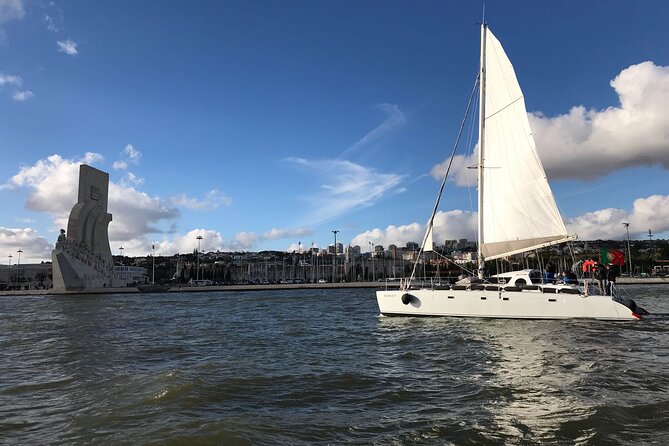 2H Tour on a Private Sailing Catamaran "Scarlett" up to 16 people - Morning light, cool air, and sunset pricing