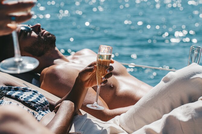 3 Hours Private Tour with Dives in Catamaran in Lisbon - Drinks, food, and celebration packages