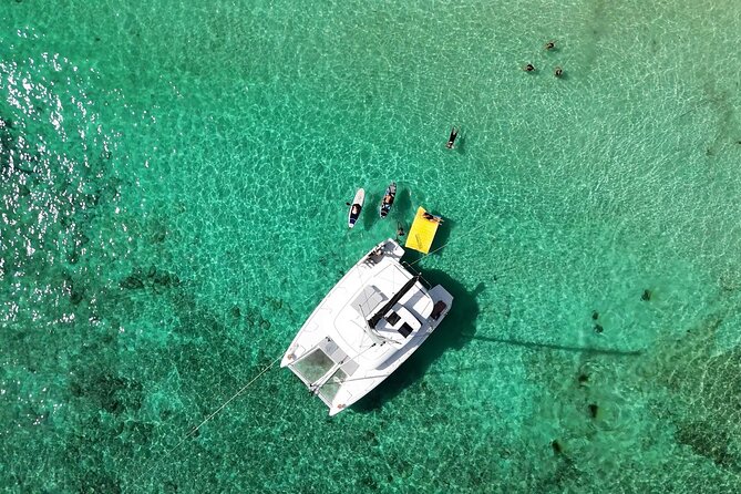 4 Hour Catamaran Experience in a Private 42' Lagoon - A private catamaran day from Puerto Aventuras