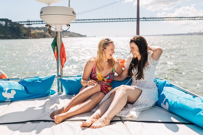 4 Hours Private Tour with Dives in Catamaran in Lisbon - Leaving Belém with Lisbon at your back