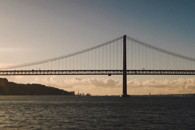 4 Hours Private Tour with Dives in Catamaran in Lisbon - The crew and the small details that matter