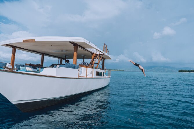 4-in-1 • Gili Islands Half-day Snorkel & Lunch Catamaran Tour - Breakfast, reef stops, and a practical rhythm