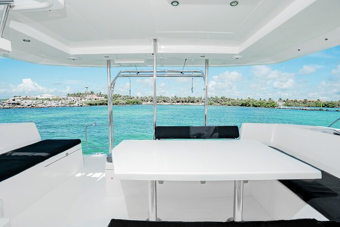 4H Lux 40' Catamaran All-Inclusive in Tulum and Playa del Carmen. - How the crew shapes the experience