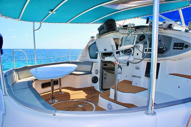 4hrs / 46ft Catamaran Private Charter From Cancun to Isla Mujeres - What the $1,700 Price Means