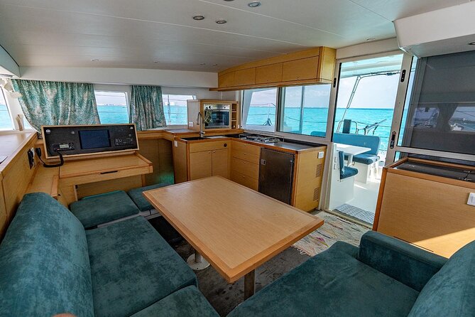 7hrs 42ft Luxury Catamaran Private Charter Cancun to Isla Mujeres - Service and communication before departure