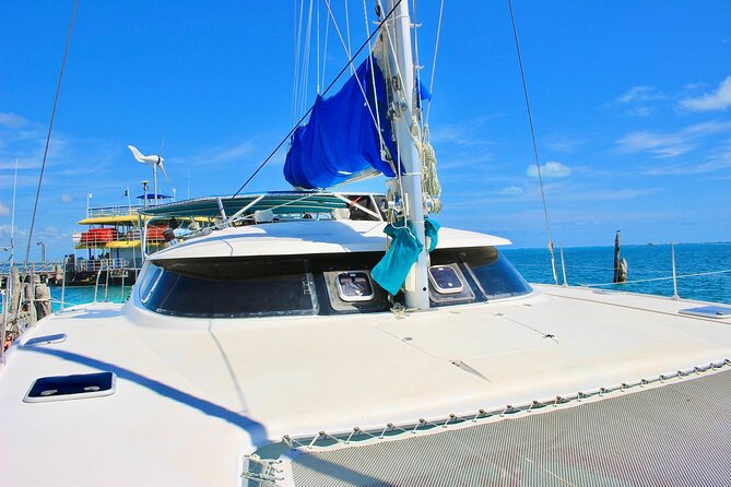 7hrs / 46ft Catamaran Private Charter From Cancun to Isla Mujeres - A private catamaran day from Cancun