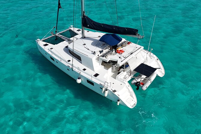 7hrs/60ft Luxury Catamaran Private Charter Cancun to Isla Mujeres - El Farito, a 45-minute reef stop