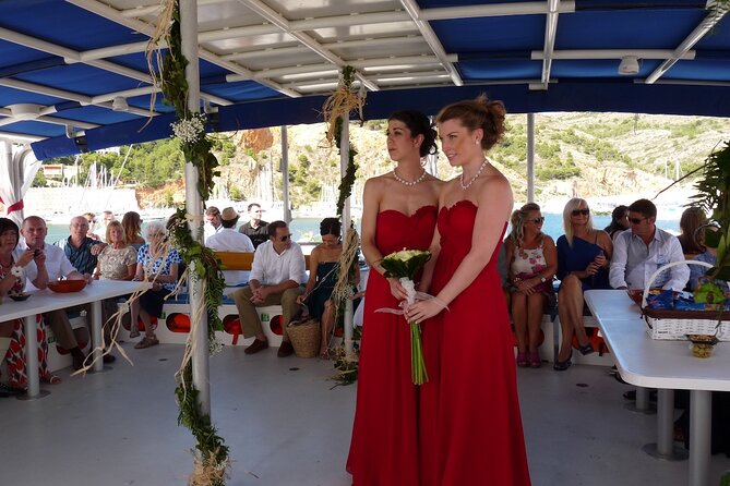 A day at sea from Dénia or Jávea with Barbecue aboard the Catamaran - Who will enjoy this sea day most?
