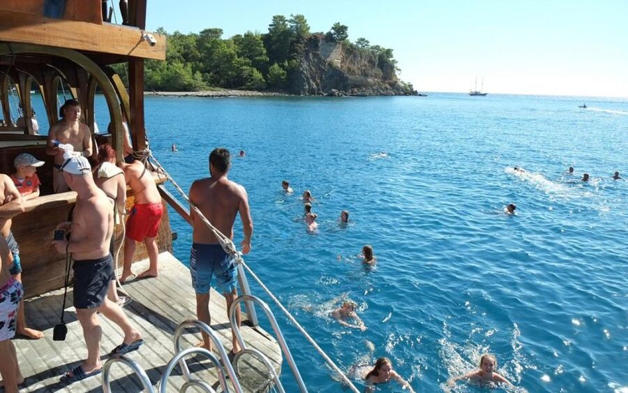 Alanya: Catamaran Boat Trip with Swim Stops and Sunbathing - Devil Cave and the chance of dolphins