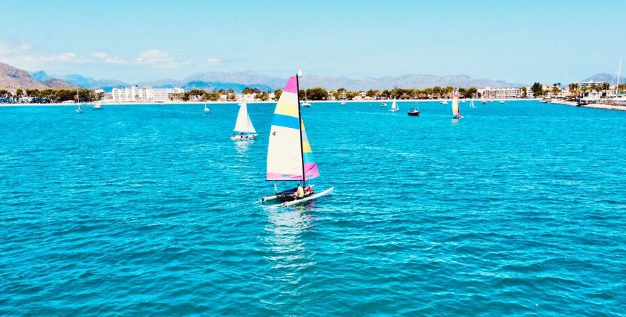 Alcudia: 1-Hour Catamaran Experience with Monitor for 2 - Why a Hobie 16 makes this more than a boat ride