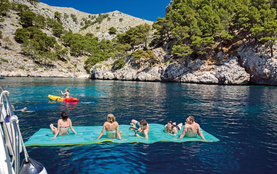 Alcudia: Sunset Catamaran Tour with Dinner and Snorkeling - Who should book this Alcudia catamaran cruise?