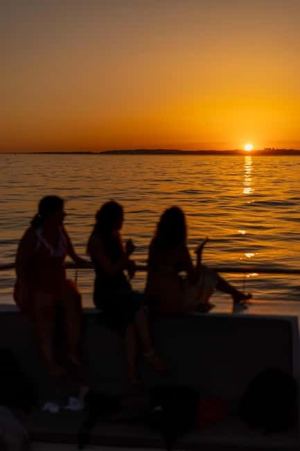 Algarve: Catamaran Sunset Tour with DJ or Live Guitarist - César or DJ Valente sets the tone