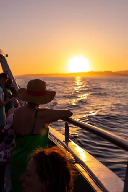 Algarve: Catamaran Sunset Tour with DJ or Live Guitarist - My call: book it for the mood