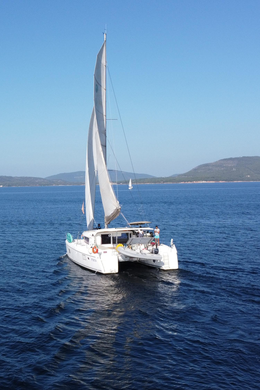 Alghero catamaran sunset tour Alghero - Who will enjoy this Alghero sunset cruise