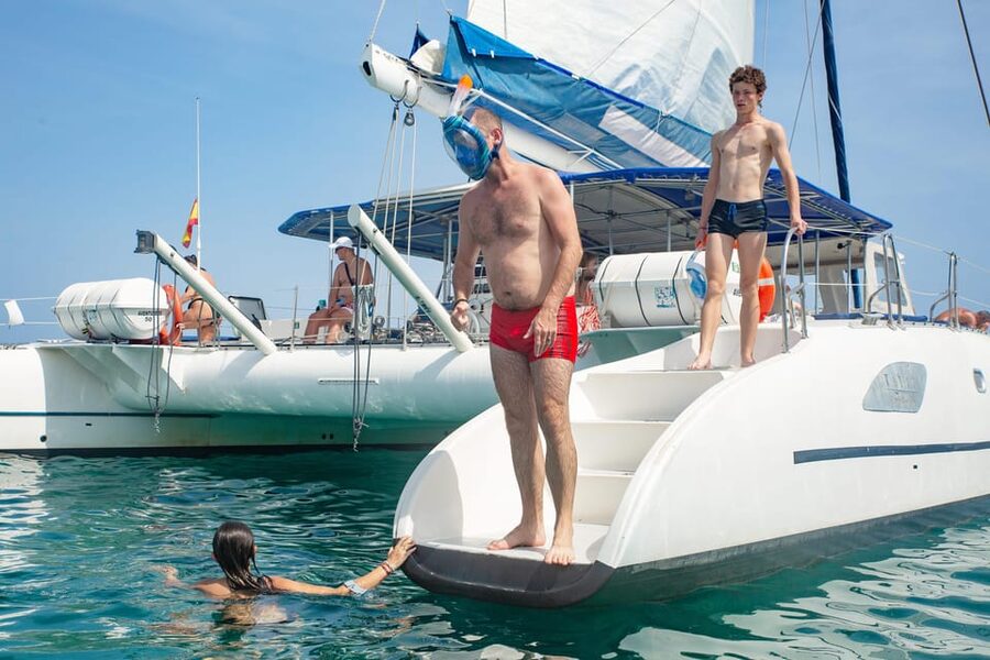 Alicante: 3-Hour Coastal Catamaran Cruise - Sailing back with Alicante in view