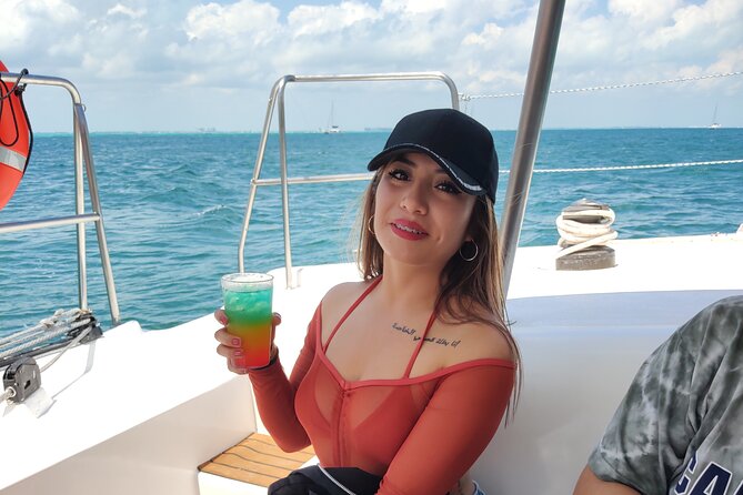 All Inclusive Isla Mujeres Catamaran - Sailing toward Isla Mujeres
