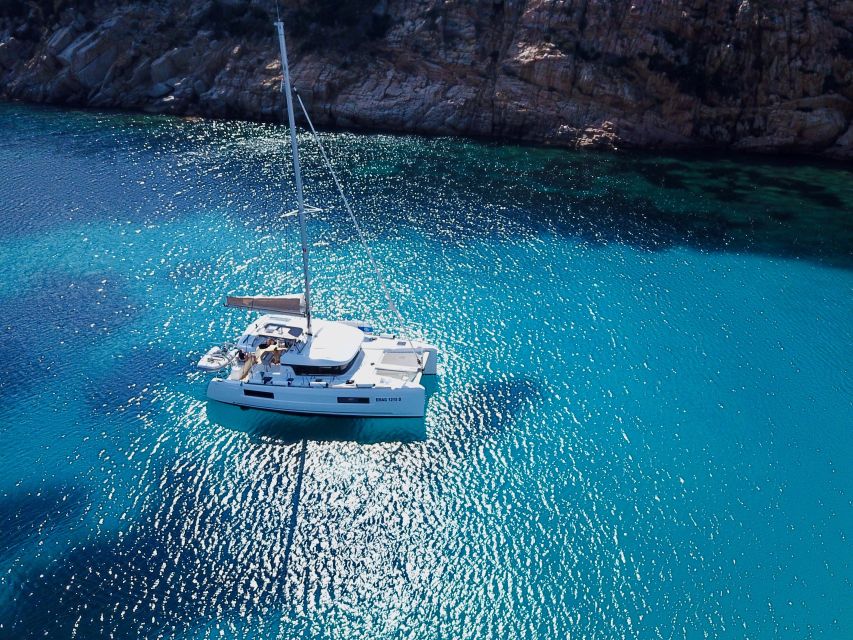 Archipelago di La Maddalena: Catamaran Tour Full day-Lunch - The first hour of sailing