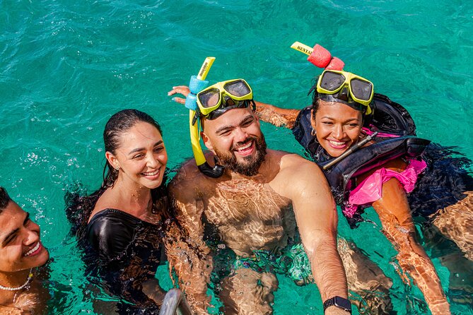Aruba Morning Snorkel Sail aboard Palm Pleasure Catamaran - Why the catamaran layout matters
