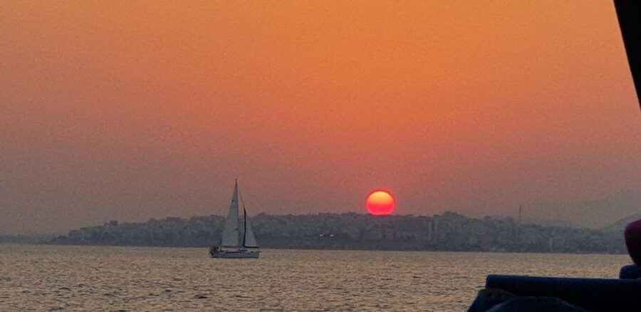 Athens: Riviera Catamaran Tour with Fresh Meal and Drinks - What $144 buys you