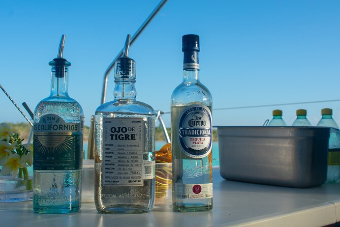 Bacalar - Gourmet Tour in Private Catamaran with Cocktails Included - The crew makes the difference