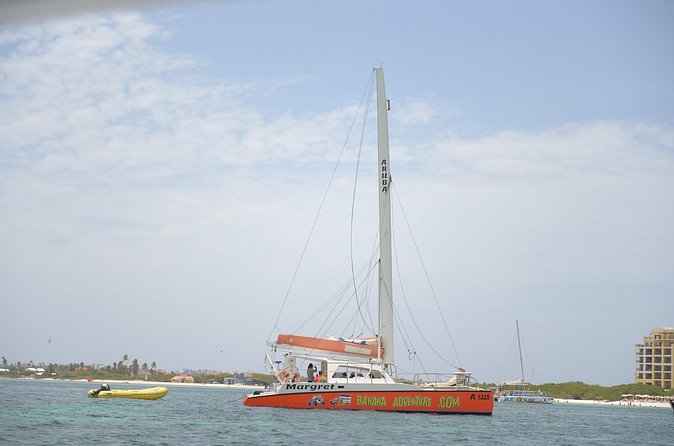 Banana Adventure Catamaran Shipwreck Snorkel and Turtle Swim - Crew service and the smaller-boat advantage