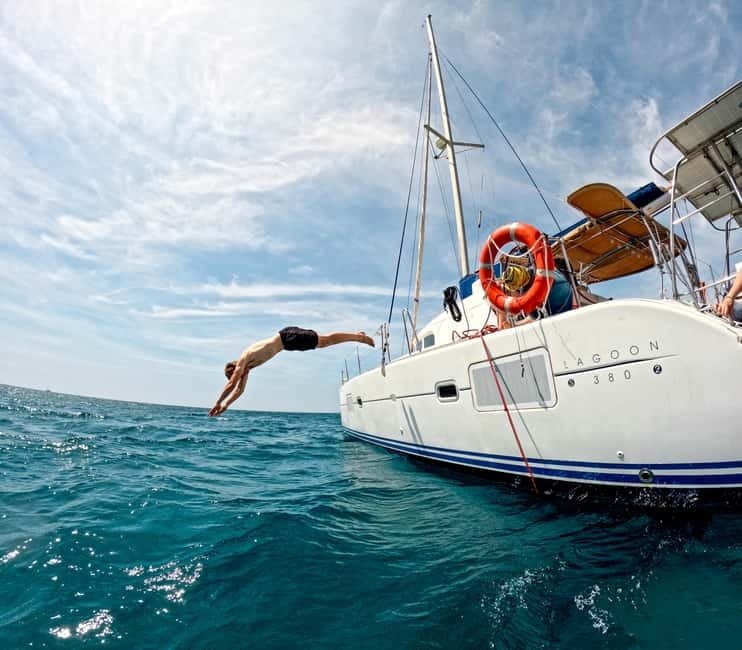 Barcelona: Catamaran Cruise w/ Sailing, Wine, & Tapa - Why the small group matters