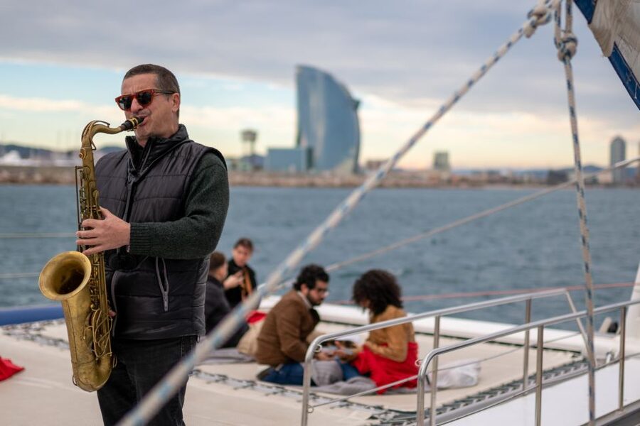 Barcelona: Catamaran Cruise with optional Live Jazz Music - How crowded is the catamaran?