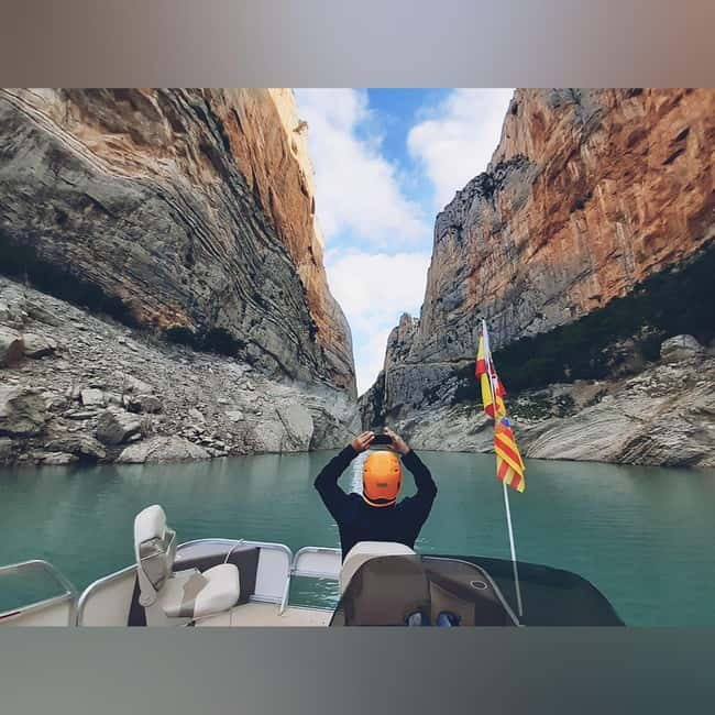 Barcelona: Catamaran trip to the Congost de Mont-rebei - A 75-minute route with plenty to look at