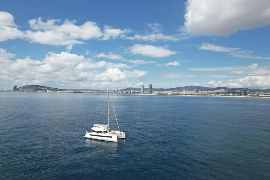 Barcelona: Shared cruise on a catamaran Drink+Local Tapa - Key points to know before you book