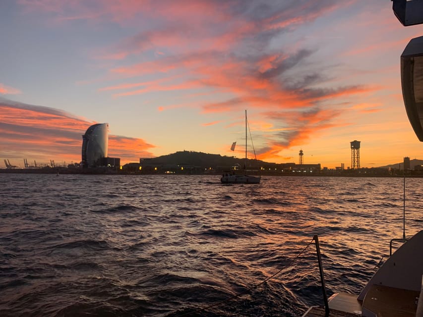 Barcelona: Shared cruise on a catamaran Drink+Local Tapa - What the crew adds to the trip