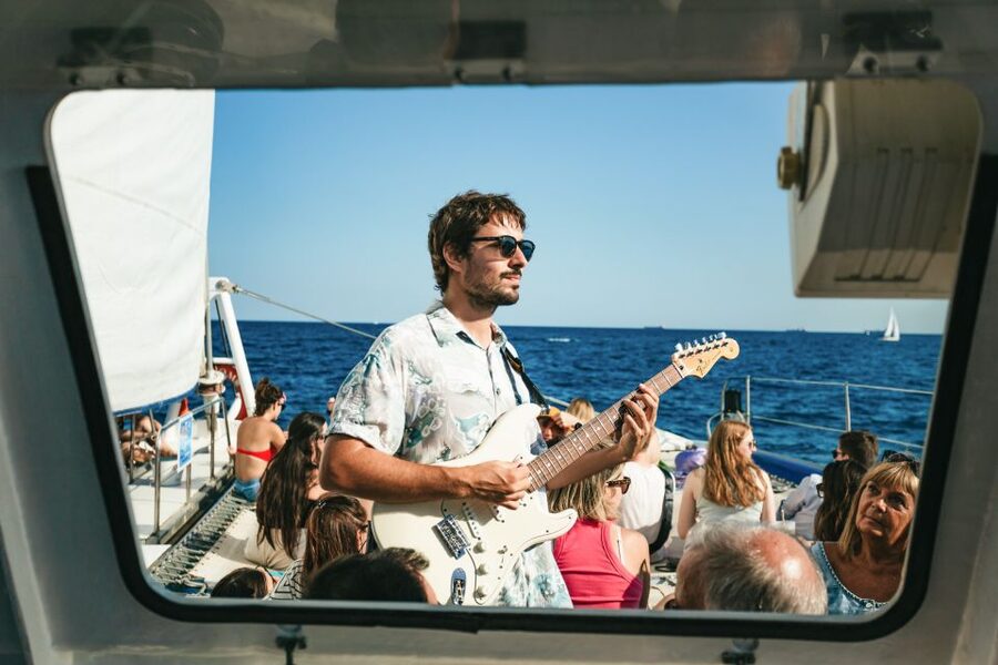 Barcelona: Sunset Catamaran Cruise with Live Music - Drinks at the bar, with no meal included