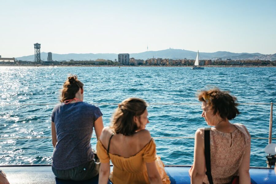 Barcelona: Sunset Catamaran Cruise with Live Music - Arrival and the small-group option