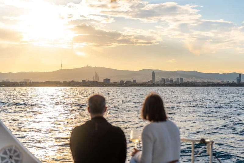 Barcelona: Sunset Catamaran Cruise with Wine and Tapa - The final 45 minutes: an easy ride back