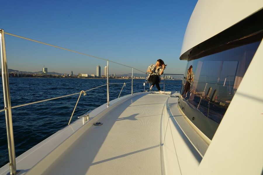 Barcelona: Sunset Catamaran Experience w/ optional Dinner - Practical details that affect your choice
