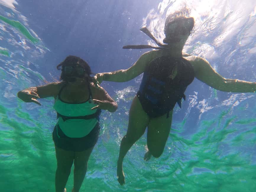 Bávaro: Punta Cana Catamaran Tour with Open Bar and Snacks - A four-hour party boat with real snorkeling