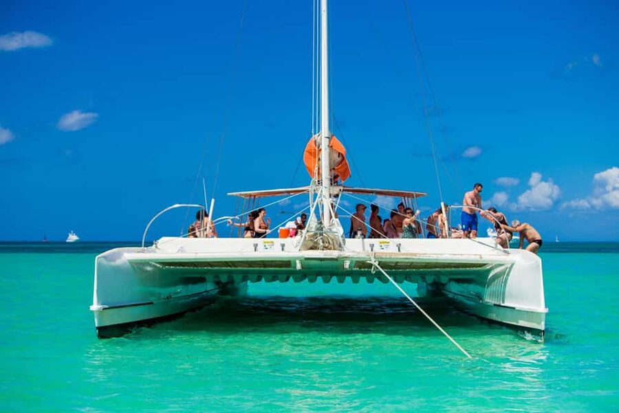 Bayahibe: Saona Island Catamaran Cruise with Natural Pool - Sailing past Cotubanama National Park