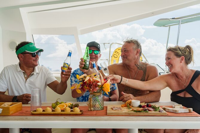 Be Happy - Private Catamaran Cruise Sint Maarten Full Day Tour - Little Bay and its unusual underwater sights