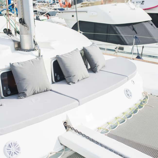 Benalmádena: Catamaran with dolphin watching and drinks - Choosing between a daytime sail and sunset